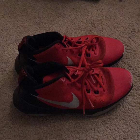 Nike Other - Men’s Nike basketball shoes